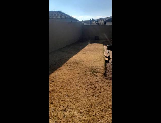 2 BEDROOM HOUSE FOR SALE IN LUFHERENG
